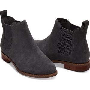TOMS Women’s Ella Ankle Suede Chelsea Boots Size 7.5
